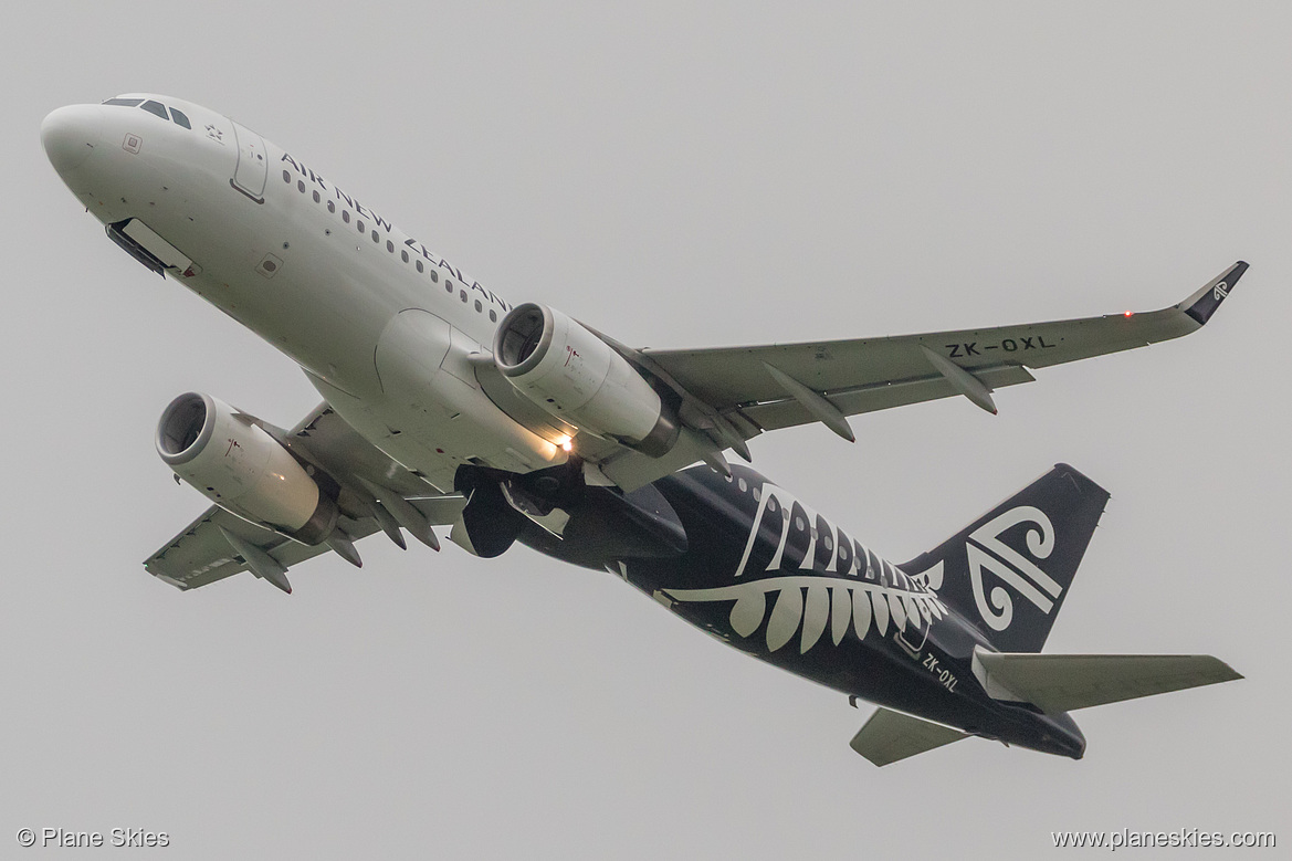 Air New Zealand Airbus A320-200 ZK-OXL at Auckland International Airport (NZAA/AKL)