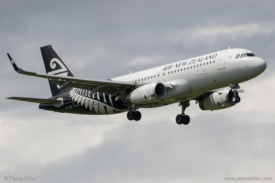 Air New Zealand Airbus A320-200 ZK-OXL at Auckland International Airport (NZAA/AKL)