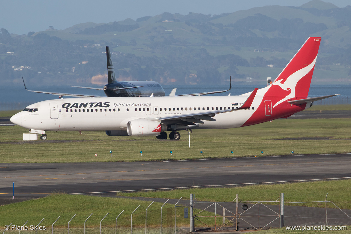 Qantas Boeing 737-800 ZK-ZQD at Auckland International Airport (NZAA/AKL) Qantas Boeing 737-800 ZK-ZQD at Auckland International Airport (NZAA/AKL)
