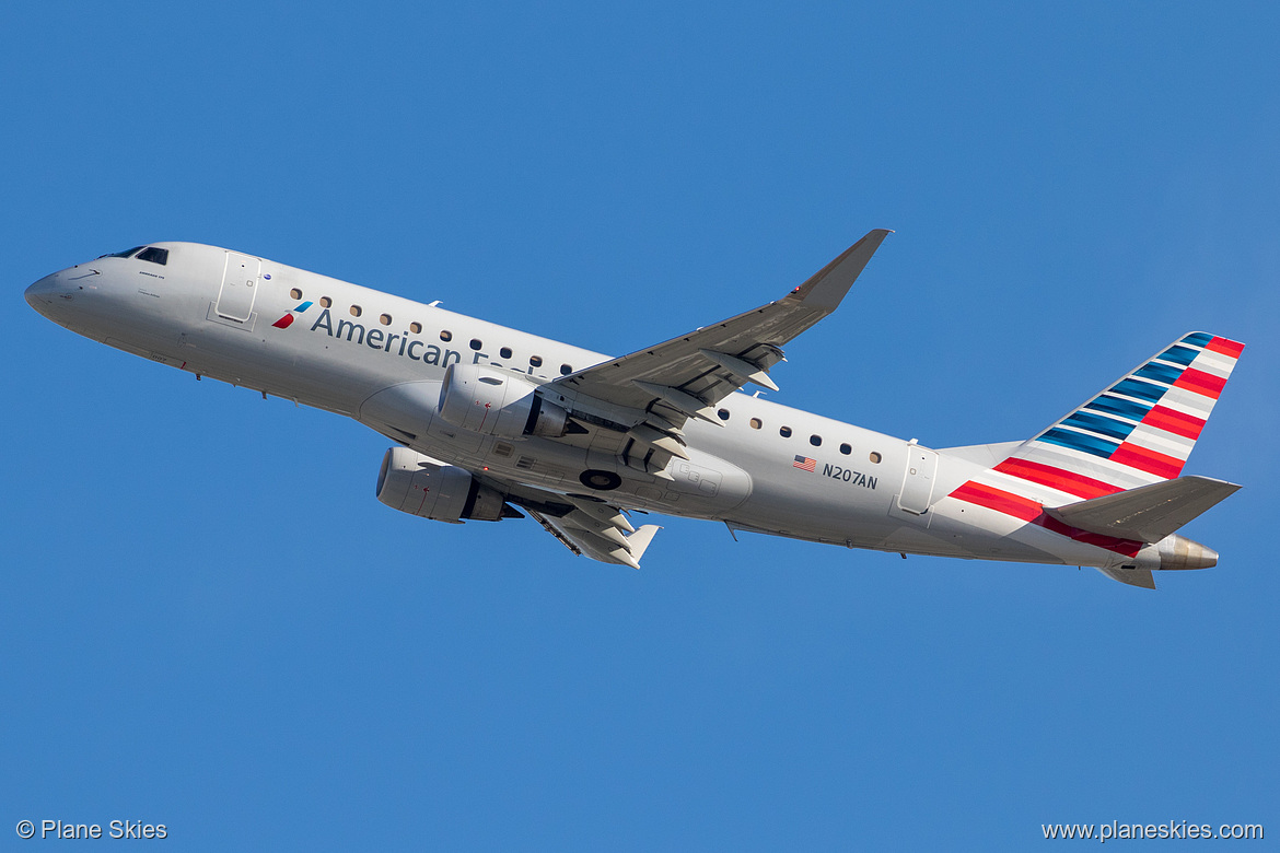 Compass Airlines Embraer ERJ-175 N207AN at Los Angeles International Airport (KLAX/LAX)