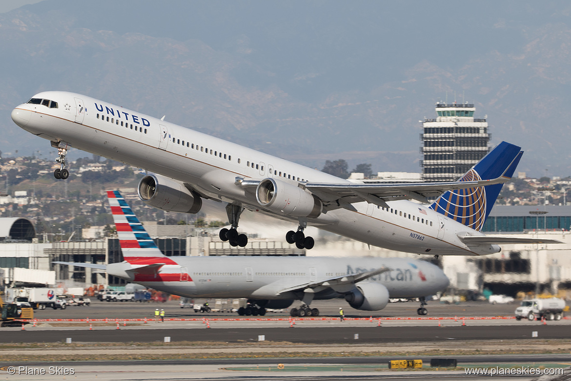 United Airlines Boeing 757-300 N57862 at Los Angeles International Airport (KLAX/LAX) United Airlines Boeing 757-300 N57862 at Los Angeles International Airport (KLAX/LAX)