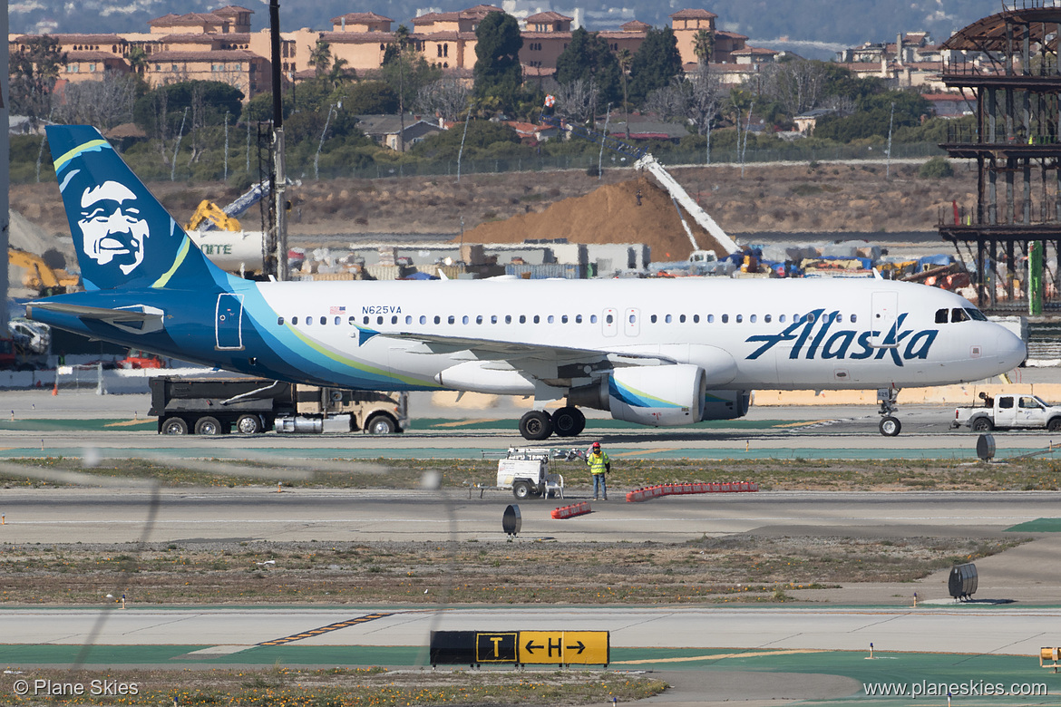 Alaska Airlines Airbus A320-200 N625VA at Los Angeles International Airport (KLAX/LAX)