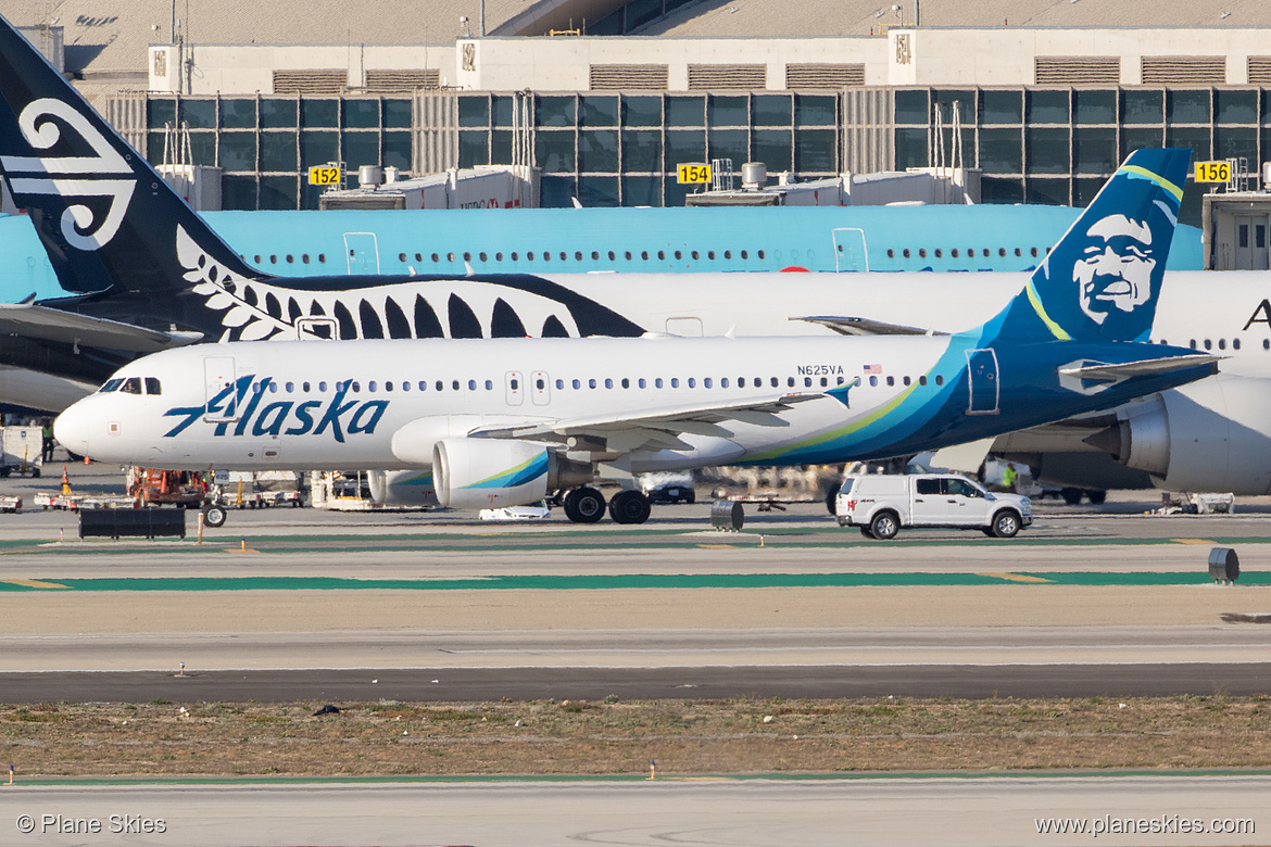 Alaska Airlines Airbus A320-200 N625VA at Los Angeles International Airport (KLAX/LAX) Alaska Airlines Airbus A320-200 N625VA at Los Angeles International Airport (KLAX/LAX)