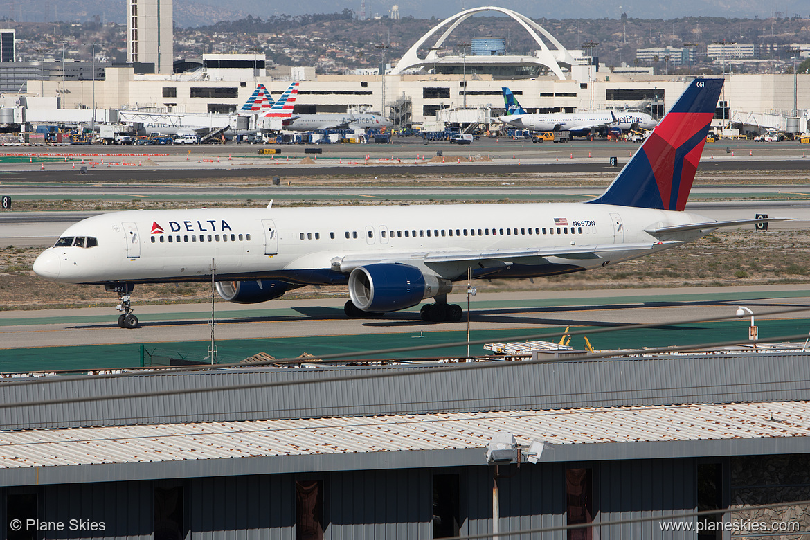 Delta Air Lines Boeing 757-200 N661DN at Los Angeles International Airport (KLAX/LAX) Delta Air Lines Boeing 757-200 N661DN at Los Angeles International Airport (KLAX/LAX)