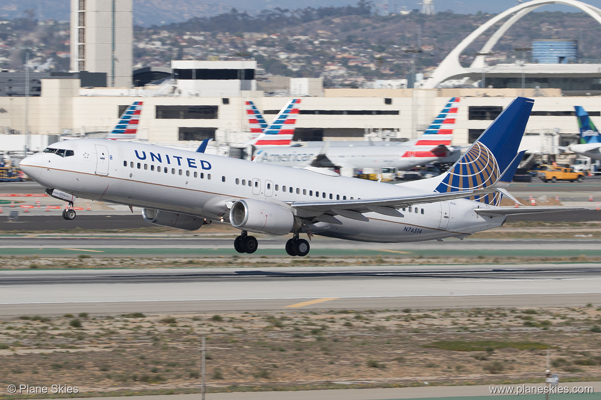 United Airlines Boeing 737-800 N76514 at Los Angeles International Airport (KLAX/LAX)