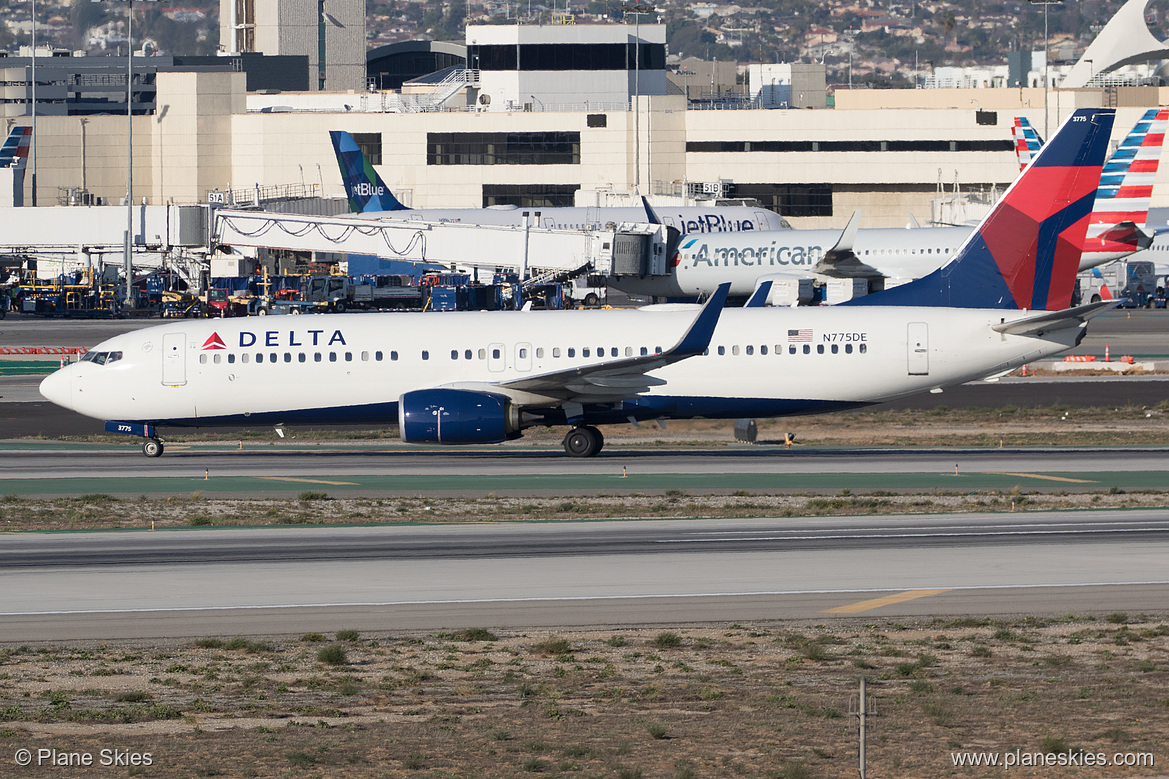 Delta Air Lines Boeing 737-800 N775DE at Los Angeles International Airport (KLAX/LAX) Delta Air Lines Boeing 737-800 N775DE at Los Angeles International Airport (KLAX/LAX)