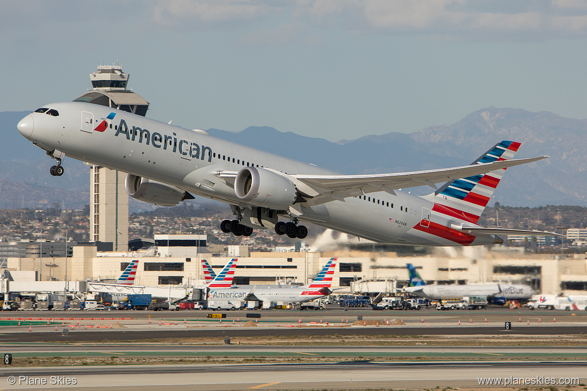 American Airlines Boeing 787-9 N824AN at Los Angeles International Airport (KLAX/LAX) American Airlines Boeing 787-9 N824AN at Los Angeles International Airport (KLAX/LAX)