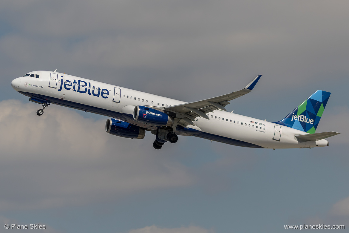 JetBlue Airways Airbus A321-200 N923JB at Los Angeles International Airport (KLAX/LAX)