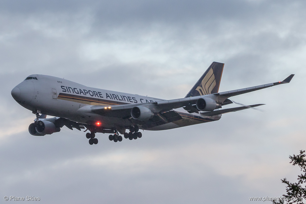Singapore Airlines Cargo Boeing 747-400F 9V-SFQ at London Heathrow Airport (EGLL/LHR) Singapore Airlines Cargo Boeing 747-400F 9V-SFQ at London Heathrow Airport (EGLL/LHR)