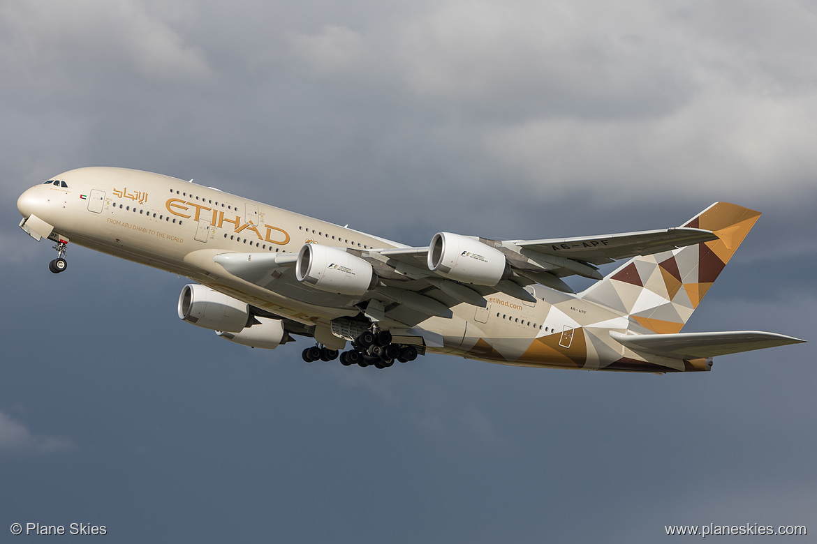 Etihad Airways Airbus A380-800 A6-APF at London Heathrow Airport (EGLL/LHR) Etihad Airways Airbus A380-800 A6-APF at London Heathrow Airport (EGLL/LHR)