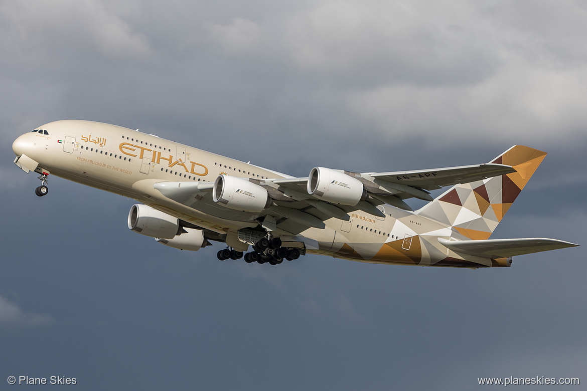 Etihad Airways Airbus A380-800 A6-APF at London Heathrow Airport (EGLL/LHR)