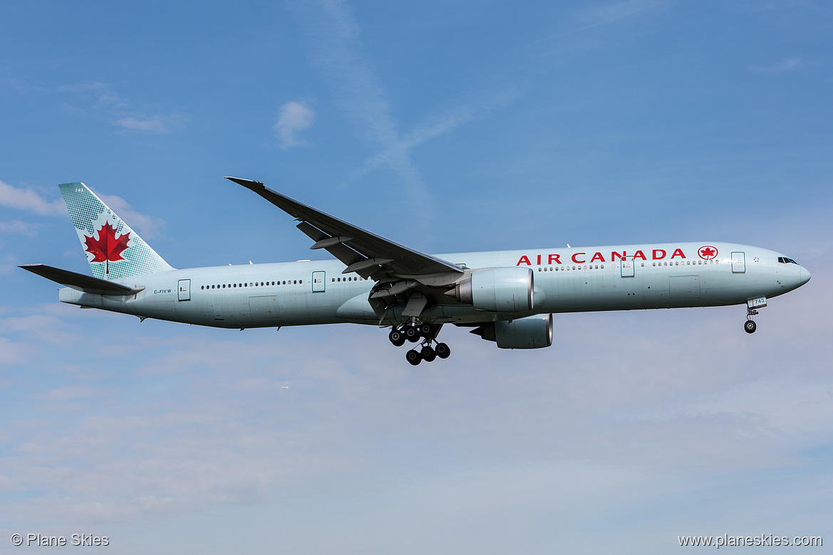Air Canada Boeing 777-300ER C-FIVW at London Heathrow Airport (EGLL/LHR) Air Canada Boeing 777-300ER C-FIVW at London Heathrow Airport (EGLL/LHR)
