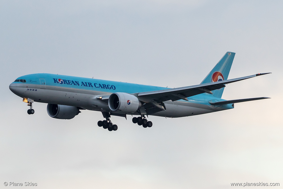 Korean Air Boeing 777F HL8045 at London Heathrow Airport (EGLL/LHR)