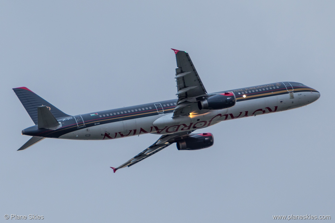 Royal Jordanian Airbus A321-200 JY-AYT at London Heathrow Airport (EGLL/LHR)