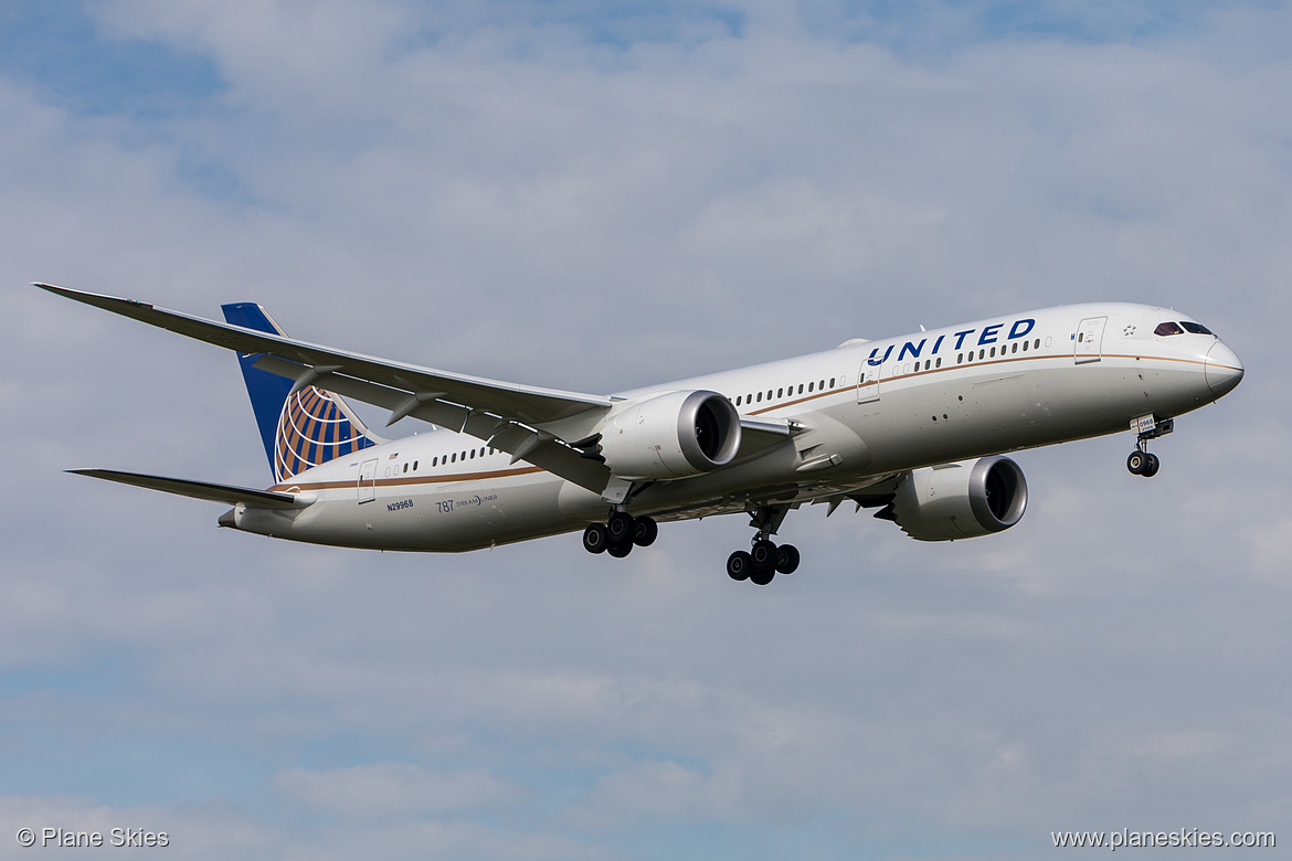 United Airlines Boeing 787-9 N29968 at London Heathrow Airport (EGLL/LHR) United Airlines Boeing 787-9 N29968 at London Heathrow Airport (EGLL/LHR)