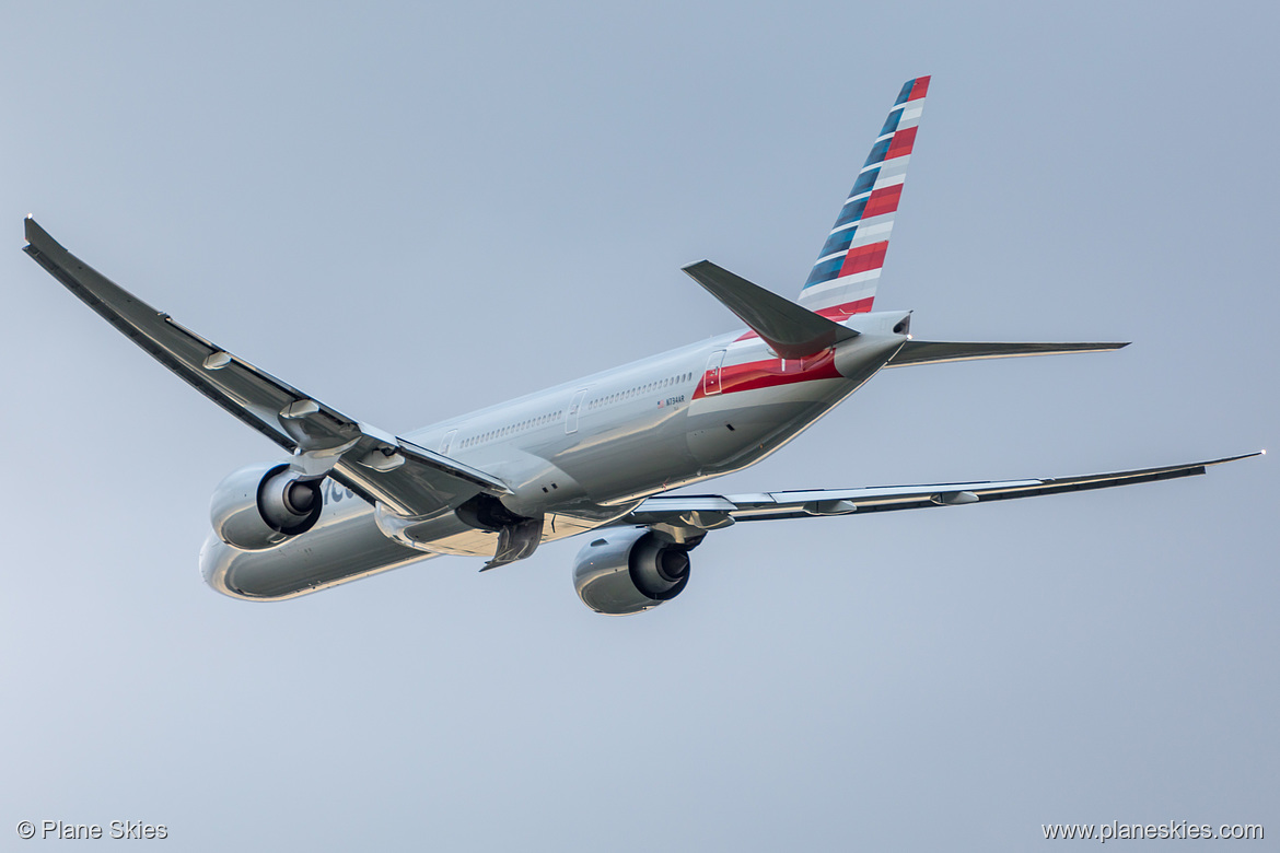 American Airlines Boeing 777-300ER N734AR at London Heathrow Airport (EGLL/LHR)