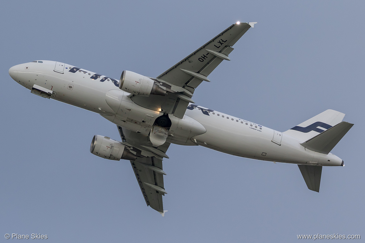 Finnair Airbus A320-200 OH-LXL at London Heathrow Airport (EGLL/LHR)