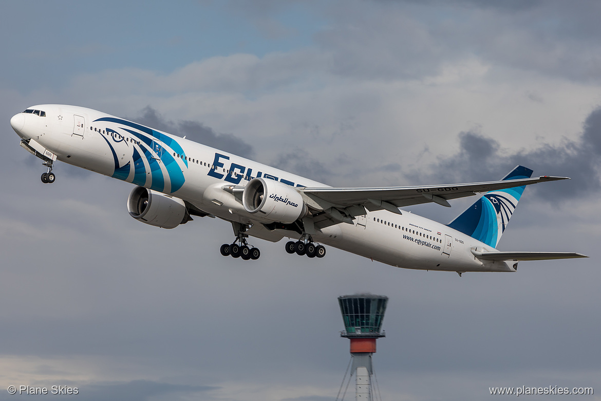 EgyptAir Boeing 777-300ER SU-GDO at London Heathrow Airport (EGLL/LHR)