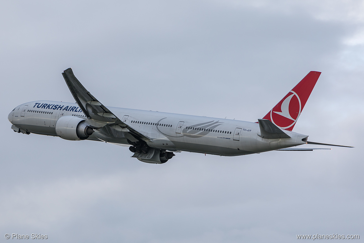 Turkish Airlines Boeing 777-300ER TC-JJY at London Heathrow Airport (EGLL/LHR) Turkish Airlines Boeing 777-300ER TC-JJY at London Heathrow Airport (EGLL/LHR)