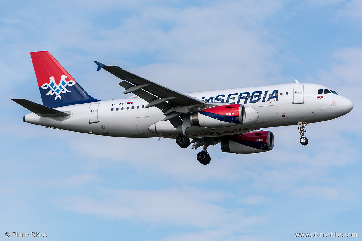 AirSERBIA Airbus A319-100 YU-API at London Heathrow Airport (EGLL/LHR)