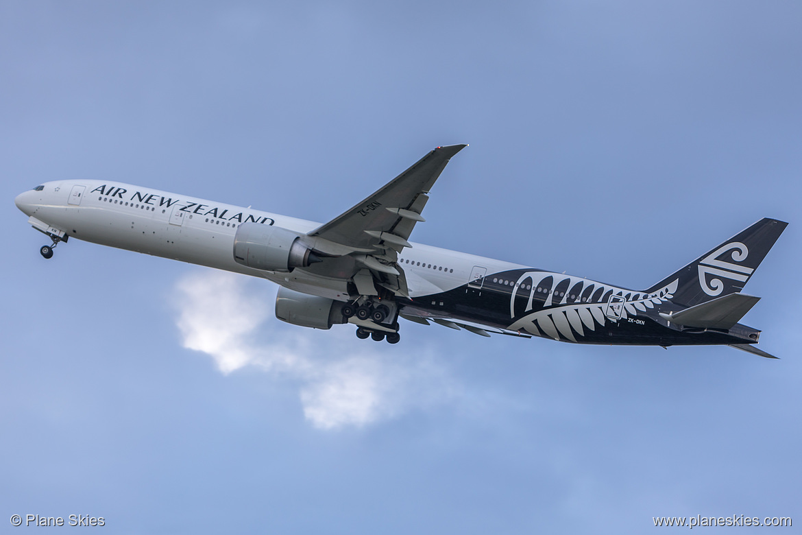 Air New Zealand Boeing 777-300ER ZK-OKN at London Heathrow Airport (EGLL/LHR) Air New Zealand Boeing 777-300ER ZK-OKN at London Heathrow Airport (EGLL/LHR)