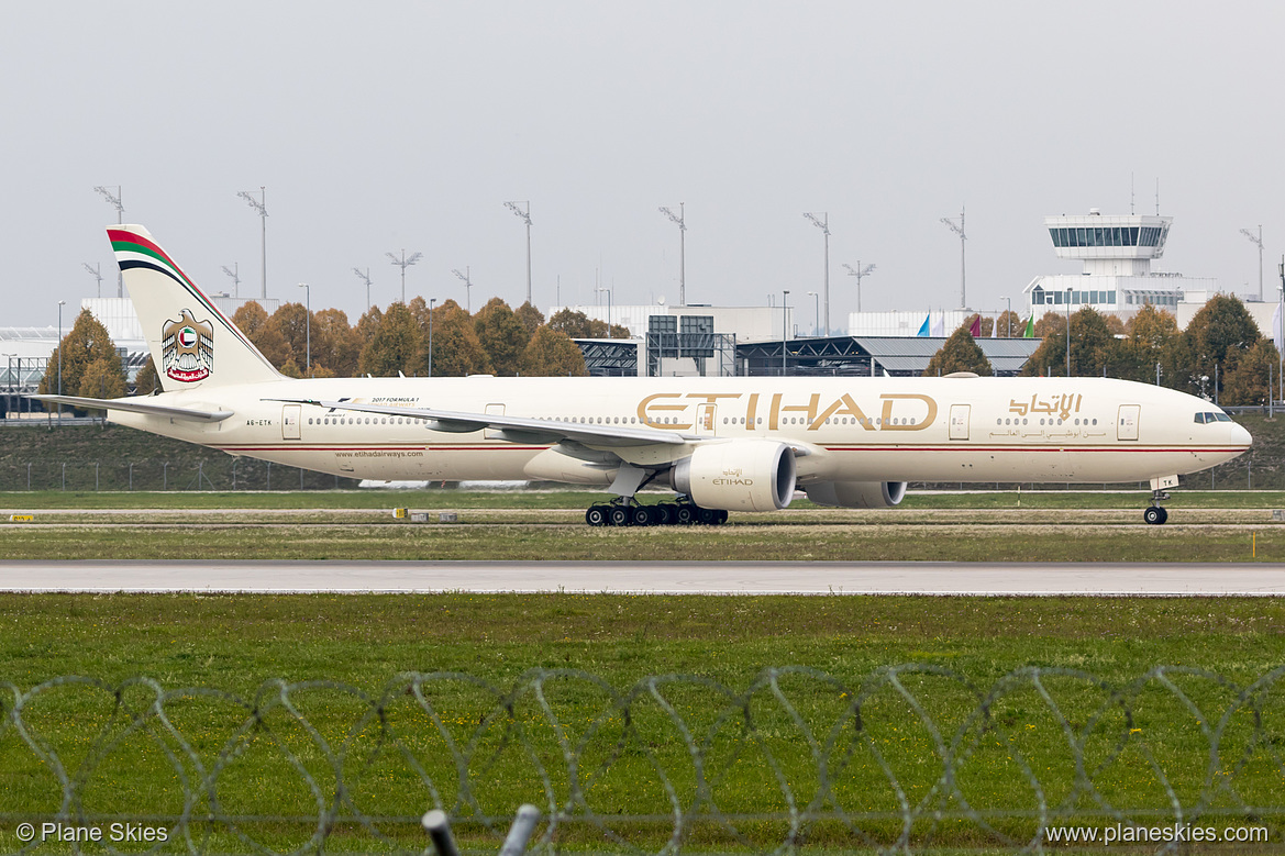 Etihad Airways Boeing 777-300ER A6-ETK at Munich International Airport (EDDM/MUC) Etihad Airways Boeing 777-300ER A6-ETK at Munich International Airport (EDDM/MUC)
