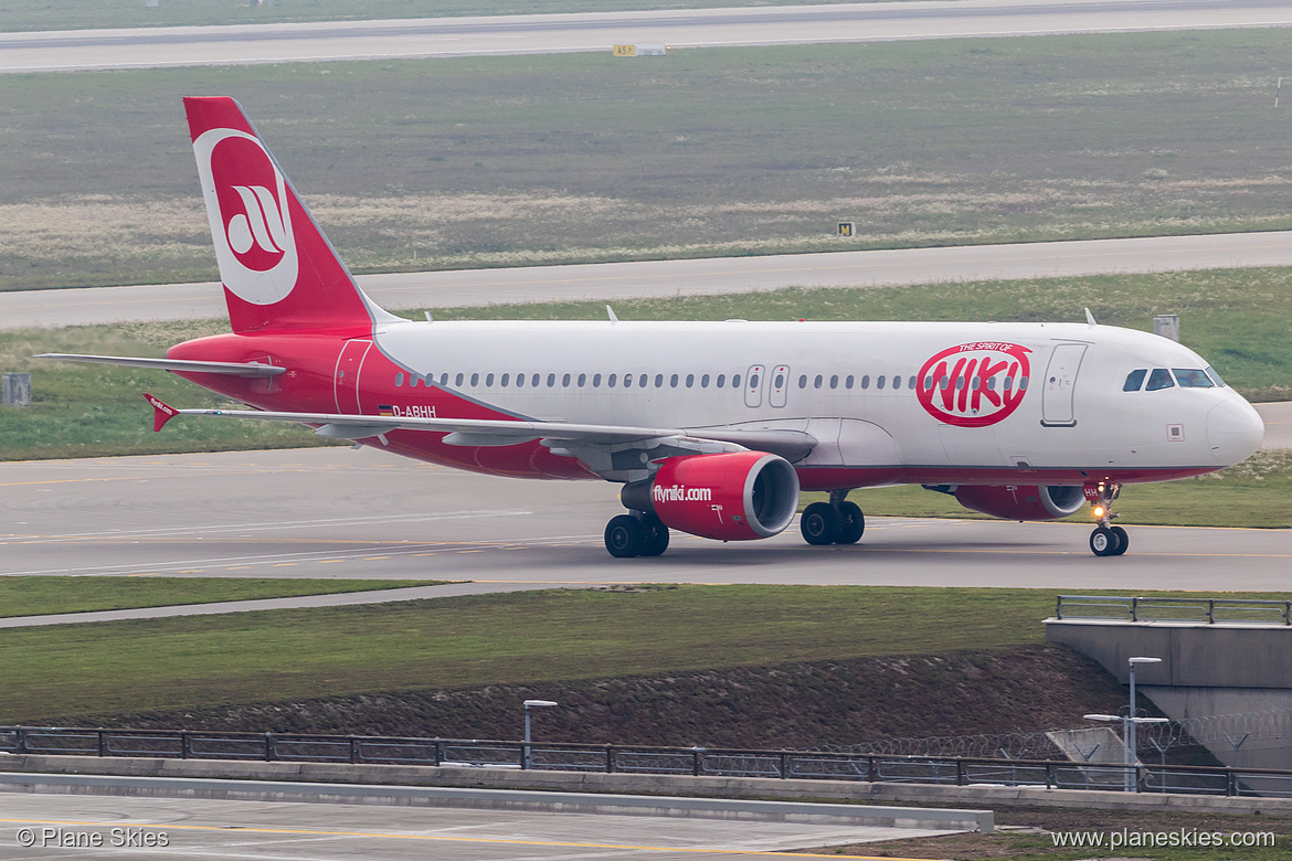 Air Berlin Airbus A320-200 D-ABHH at Munich International Airport (EDDM/MUC)