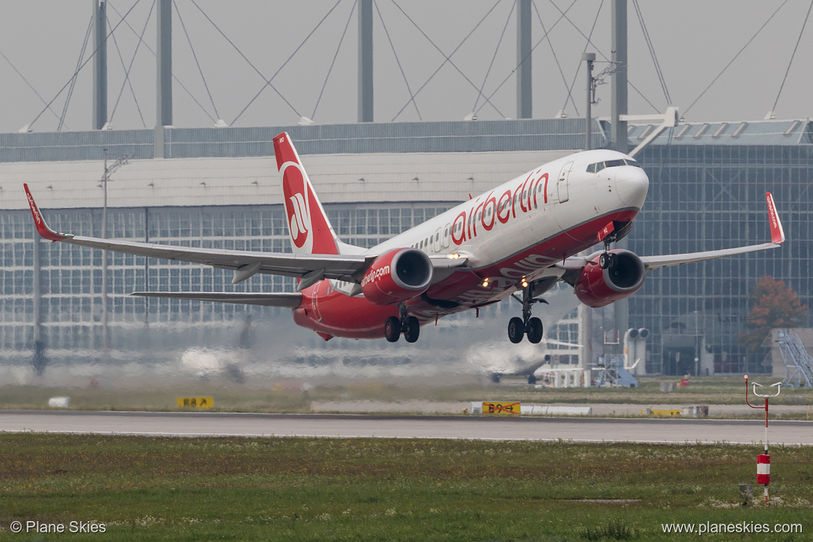 Air Berlin Boeing 737-800 D-ABMQ at Munich International Airport (EDDM/MUC)