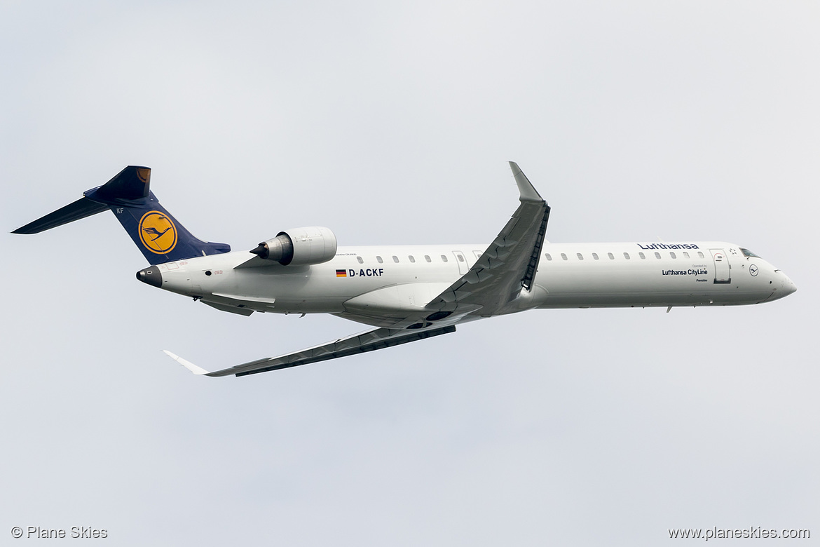 Lufthansa CityLine Canadair CRJ-900 D-ACKF at Munich International Airport (EDDM/MUC) Lufthansa CityLine Canadair CRJ-900 D-ACKF at Munich International Airport (EDDM/MUC)