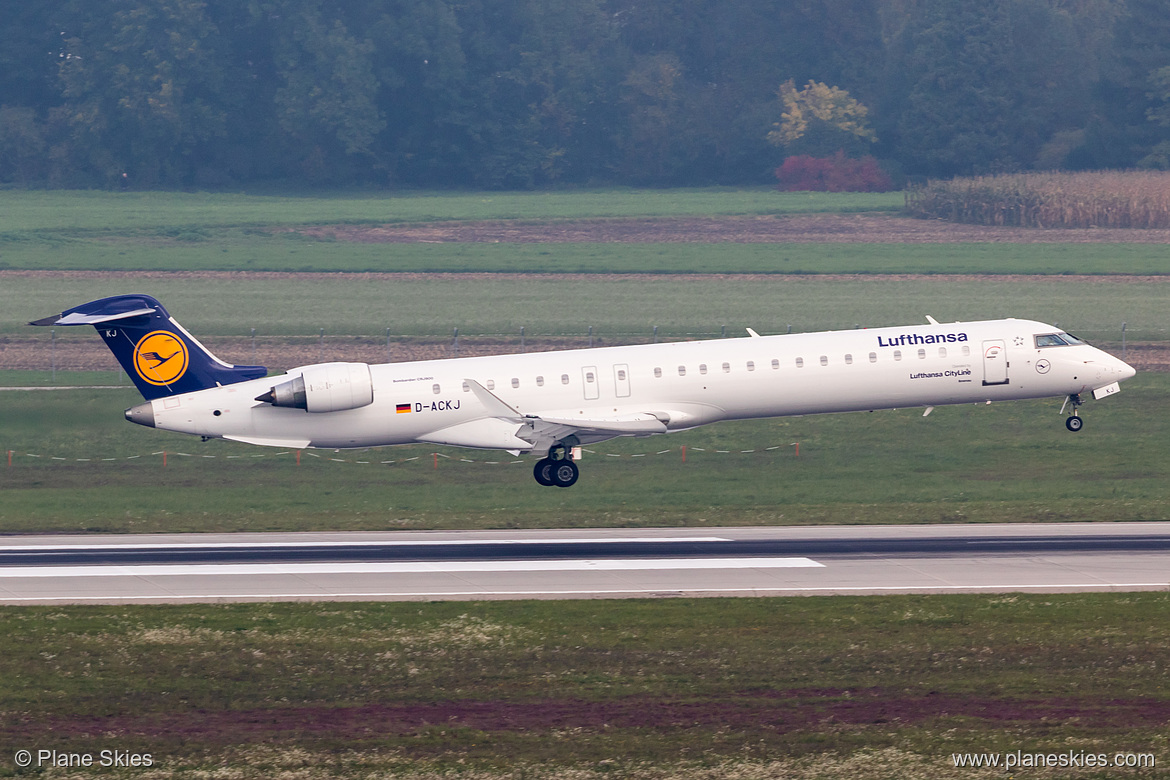 Lufthansa CityLine Canadair CRJ-900 D-ACKJ at Munich International Airport (EDDM/MUC)