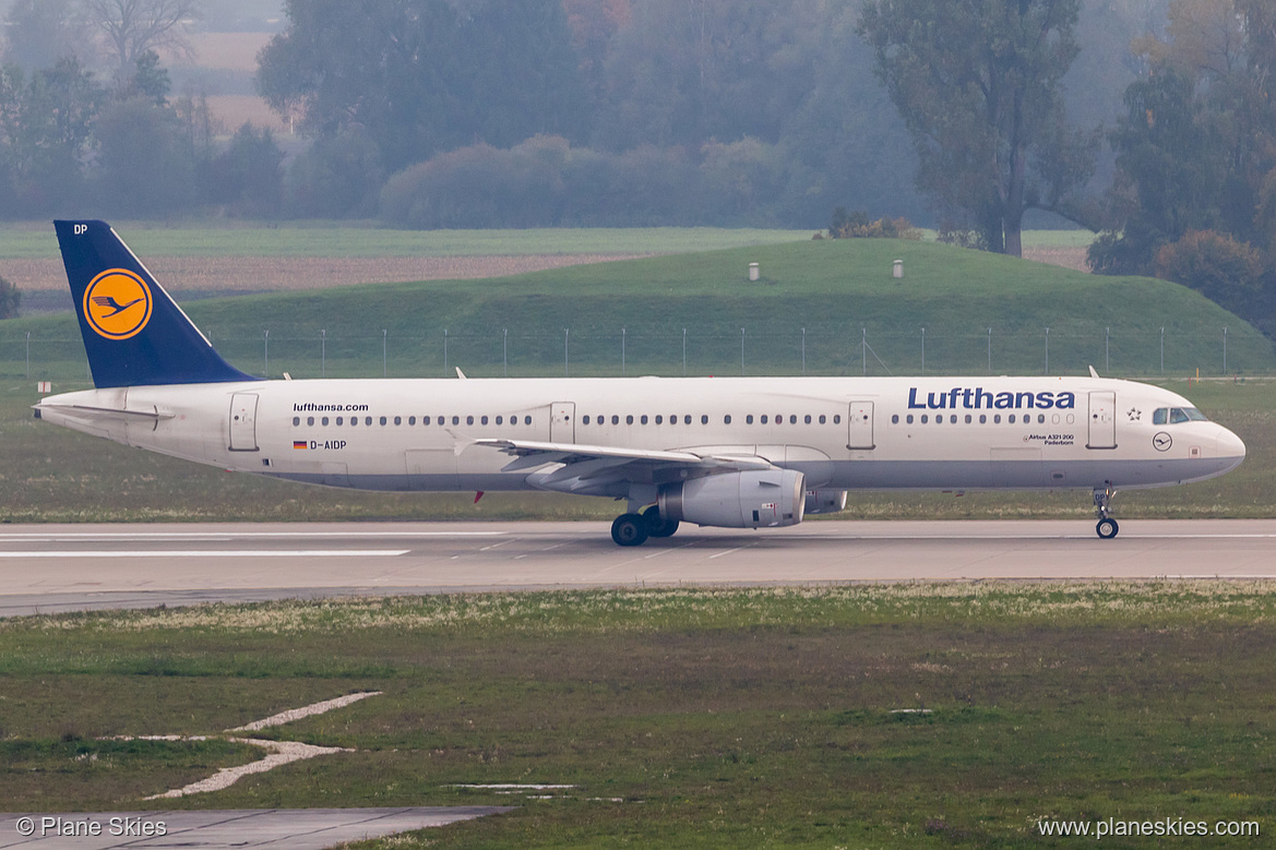 Lufthansa Airbus A321-200 D-AIDP at Munich International Airport (EDDM/MUC)