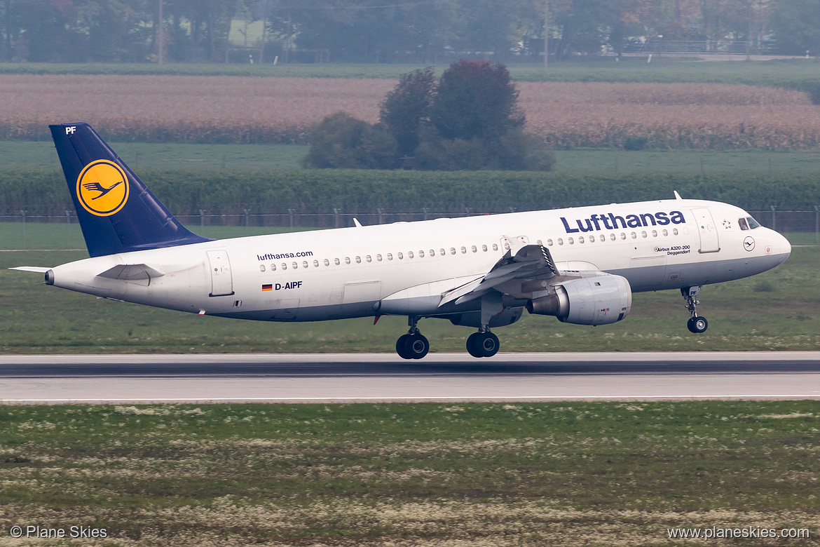 Lufthansa Airbus A320-200 D-AIPF at Munich International Airport (EDDM/MUC) Lufthansa Airbus A320-200 D-AIPF at Munich International Airport (EDDM/MUC)