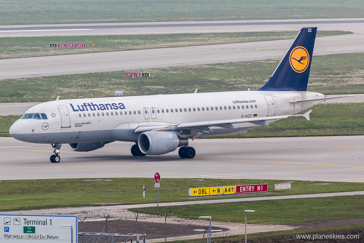 Lufthansa Airbus A320-200 D-AIZC at Munich International Airport (EDDM/MUC)