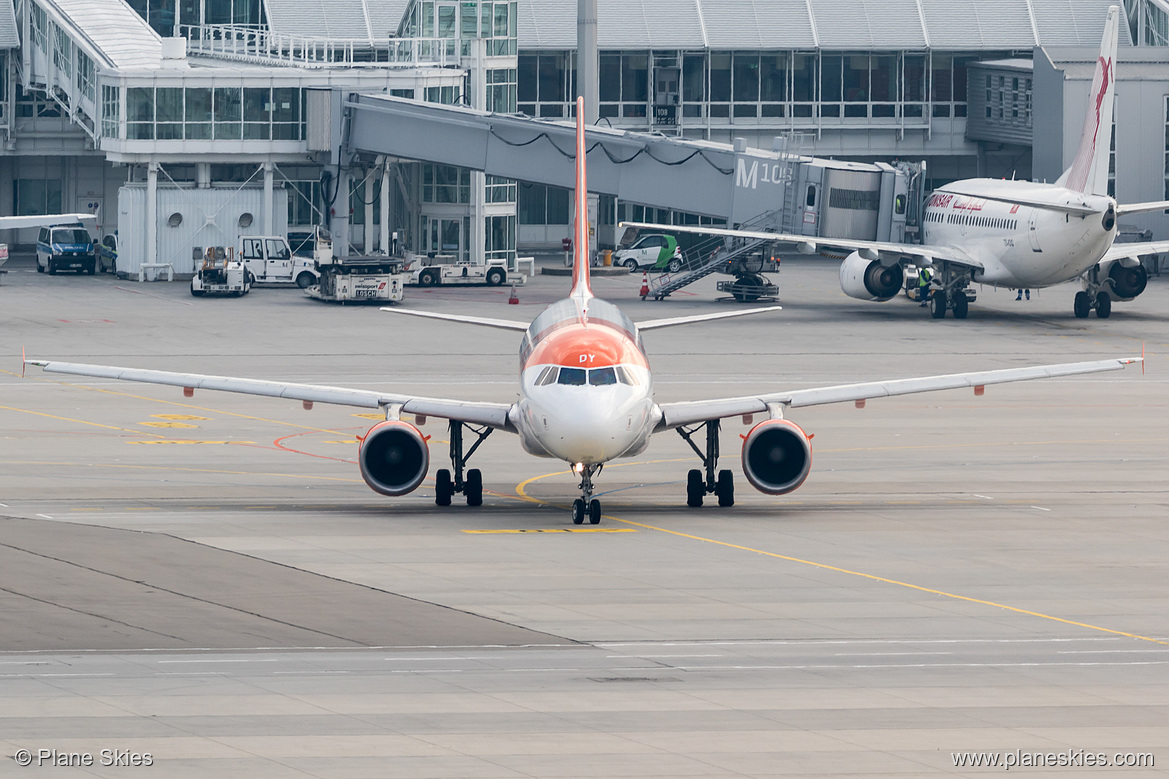 EasyJet Airbus A319-100 G-EZDY at Munich International Airport (EDDM/MUC)