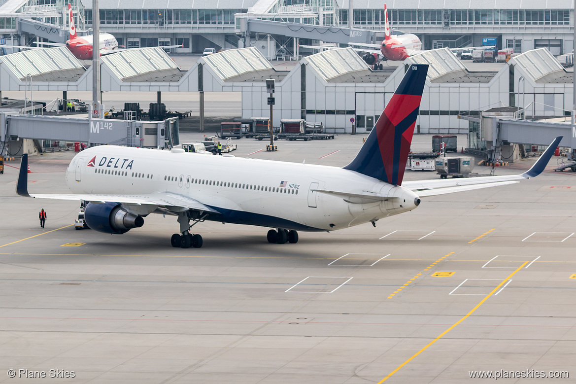 Delta Air Lines Boeing 767-300ER N171DZ at Munich International Airport (EDDM/MUC) Delta Air Lines Boeing 767-300ER N171DZ at Munich International Airport (EDDM/MUC)