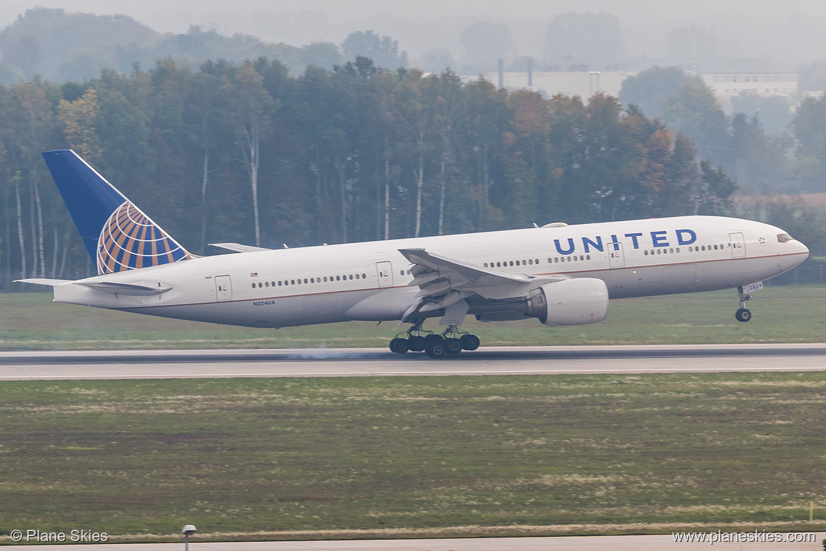 United Airlines Boeing 777-200ER N224UA at Munich International Airport (EDDM/MUC)