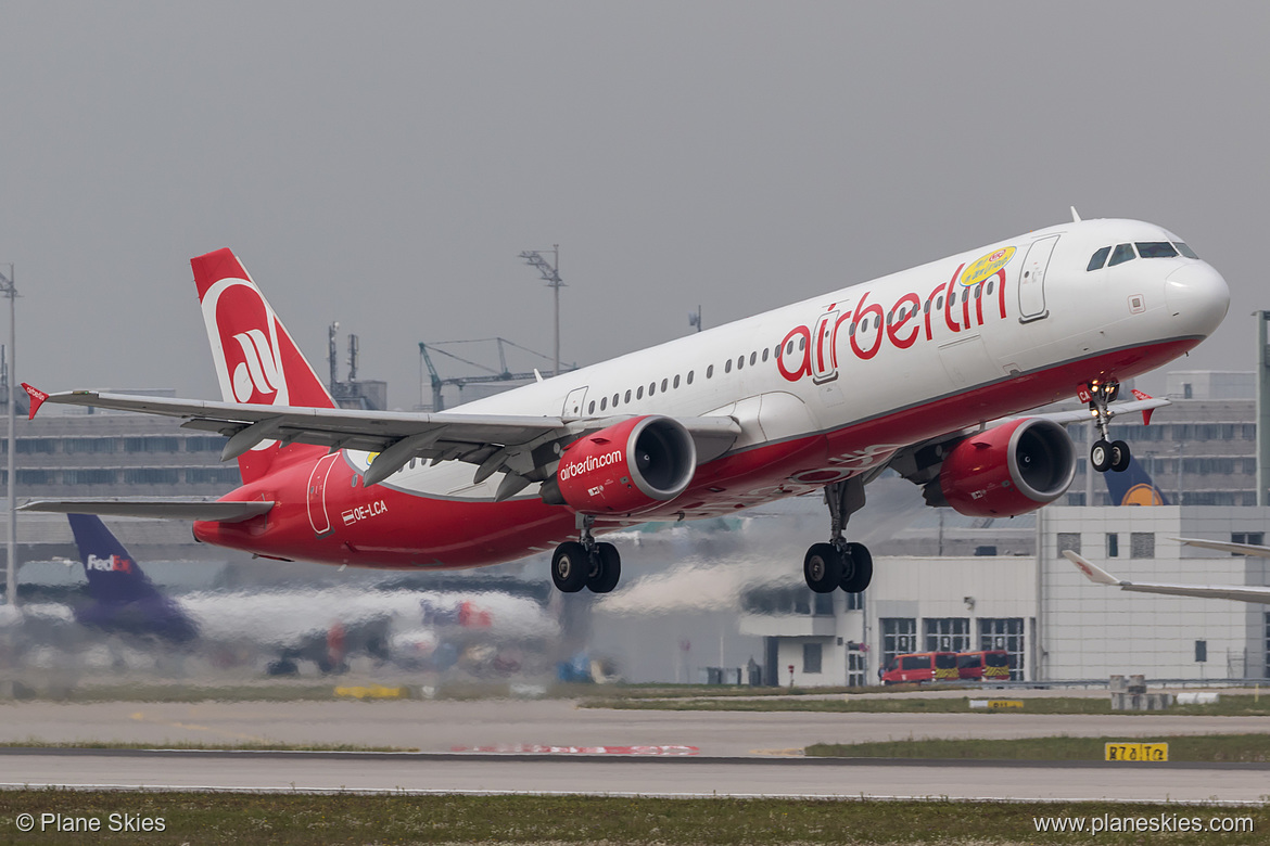 Niki Airbus A321-200 OE-LCA at Munich International Airport (EDDM/MUC)