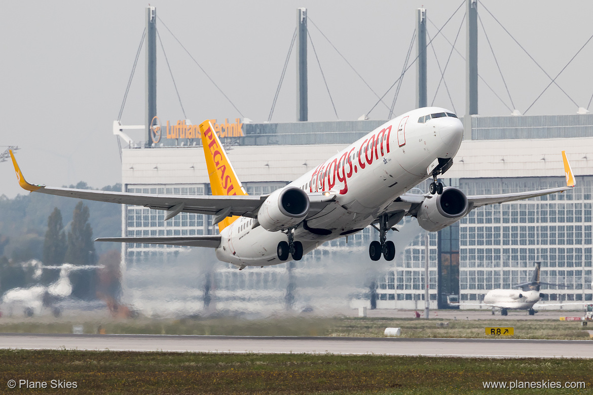 Pegasus Airlines Boeing 737-800 TC-AAJ at Munich International Airport (EDDM/MUC)