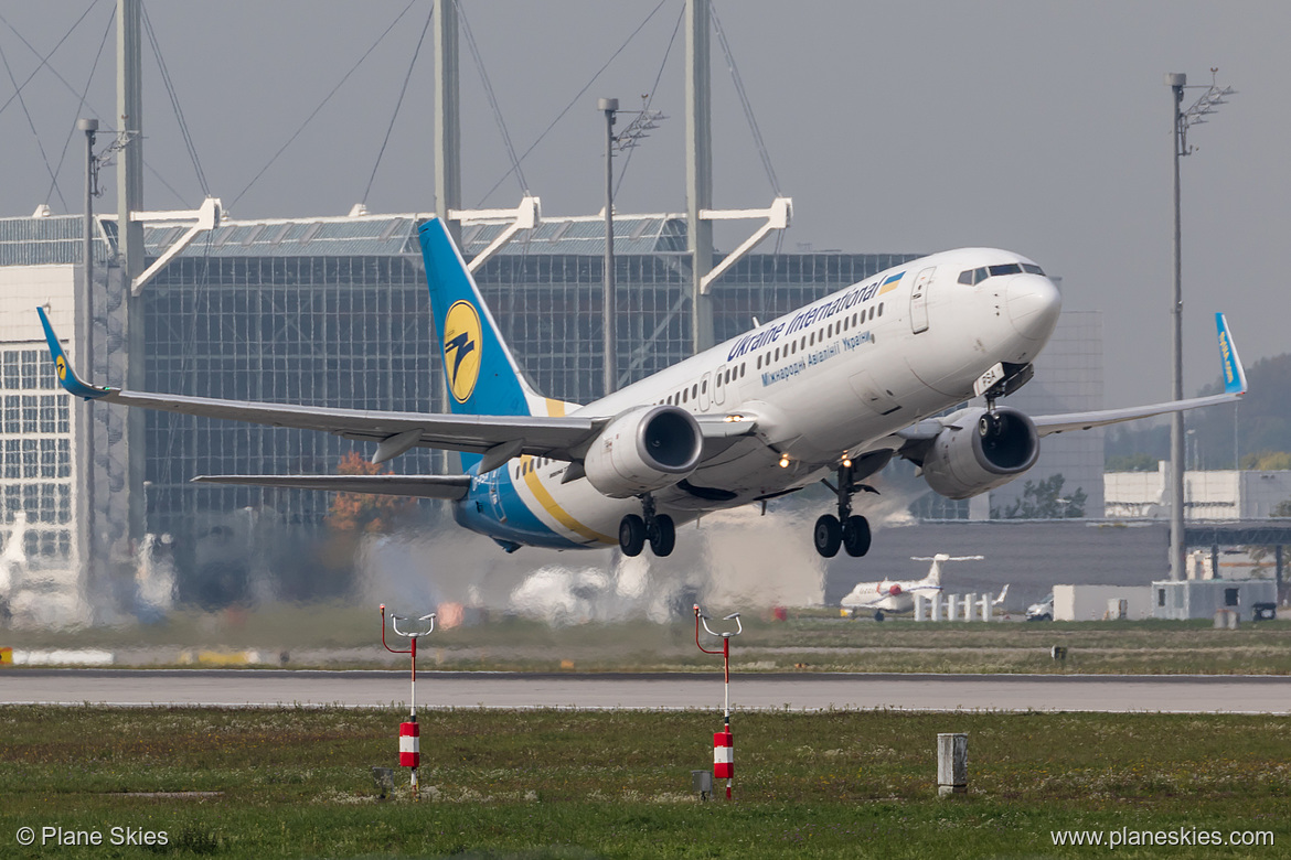 Ukraine International Airlines Boeing 737-800 UR-PSA at Munich International Airport (EDDM/MUC)