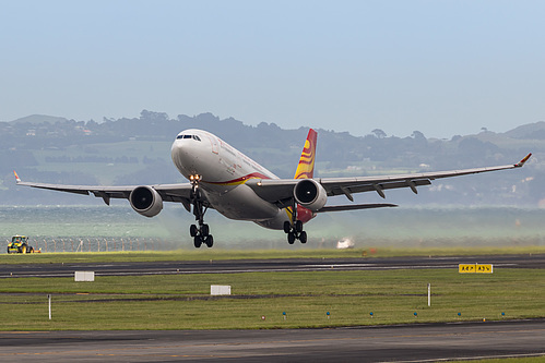 Hong Kong Airlines Airbus A330-200 B-LND at Auckland International Airport (NZAA/AKL)