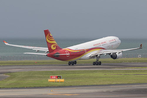 Hong Kong Airlines Airbus A330-200 B-LNI at Auckland International Airport (NZAA/AKL)