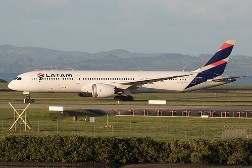 LATAM Chile Boeing 787-9 CC-BGA at Auckland International Airport (NZAA/AKL) LATAM Chile Boeing 787-9 CC-BGA at Auckland International Airport (NZAA/AKL)