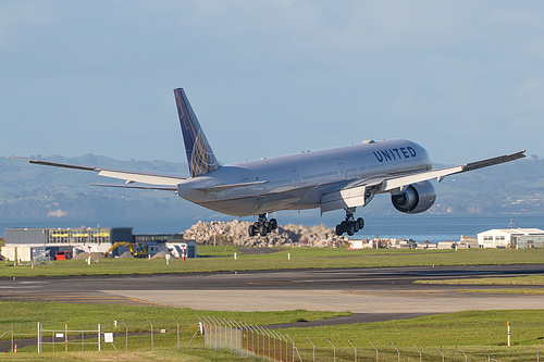 United Airlines Boeing 777-300ER N2737U at Auckland International Airport (NZAA/AKL) United Airlines Boeing 777-300ER N2737U at Auckland International Airport (NZAA/AKL)