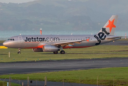 Jetstar Airways Airbus A320-200 VH-VFF at Auckland International Airport (NZAA/AKL) Jetstar Airways Airbus A320-200 VH-VFF at Auckland International Airport (NZAA/AKL)