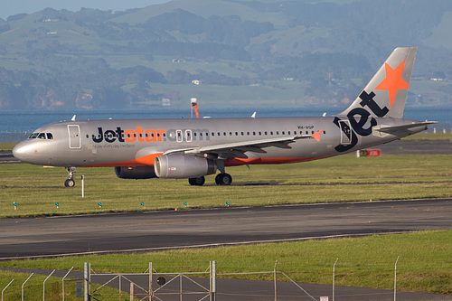 Jetstar Airways Airbus A320-200 VH-VGP at Auckland International Airport (NZAA/AKL) Jetstar Airways Airbus A320-200 VH-VGP at Auckland International Airport (NZAA/AKL)