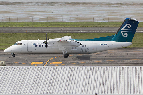 Air Nelson DHC Dash-8-300 ZK-NEE at Auckland International Airport (NZAA/AKL)