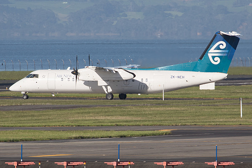 Air Nelson DHC Dash-8-300 ZK-NEH at Auckland International Airport (NZAA/AKL)