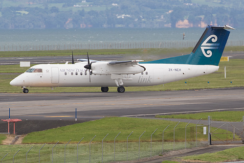 Air Nelson DHC Dash-8-300 ZK-NEH at Auckland International Airport (NZAA/AKL)