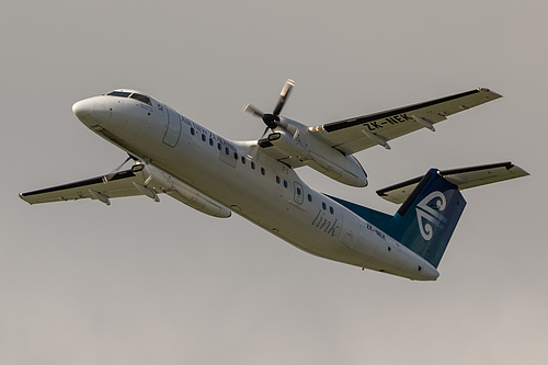 Air Nelson DHC Dash-8-300 ZK-NEK at Auckland International Airport (NZAA/AKL)