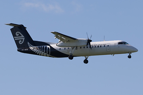 Air Nelson DHC Dash-8-300 ZK-NEQ at Auckland International Airport (NZAA/AKL)